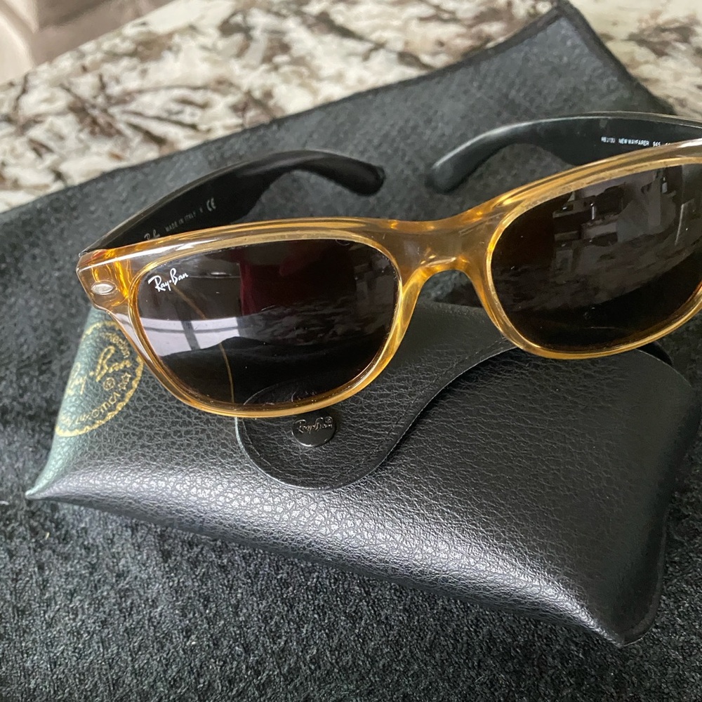 Ray-Ban Black and Gold Sunglasses Classic Accessories